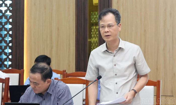 Phó Chủ tịch UBND tỉnh Nguyễn Thành Sinh đề nghị các địa phương, chủ đầu tư triển khai đồng bộ các phần việc, tập trung tháo gỡ ngay những điểm nghẽn.
