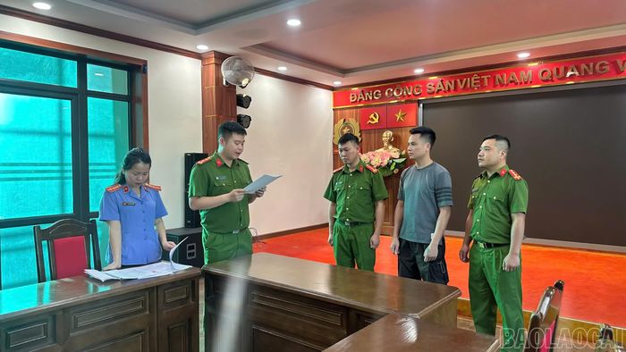 Thi hành lệnh khởi tố bị can, bắt tạm giam đối với Trương Văn Nam (biệt danh Nam phập).