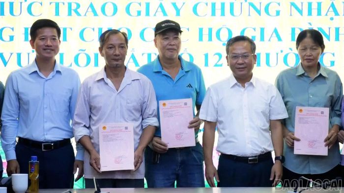Mỗi vụ việc được tháo gỡ tiếp thêm niềm tin của người dân vào một nền hành chính phục vụ và tinh thần dám nghĩ, dám làm, dám chịu trách nhiệm của đội ngũ cán bộ, đảng viên.