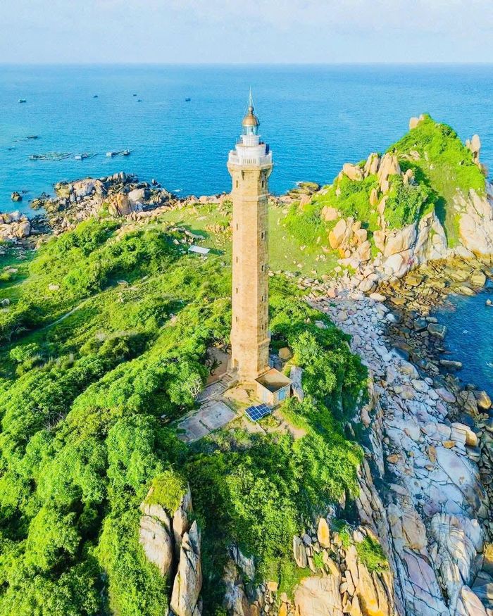 Hải đăng Kê Gà, xã Tân Thành