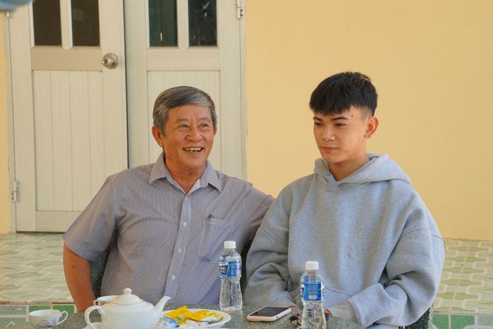Ông Trần Đình Vân và con trai Trần Đình Thiện Nhân