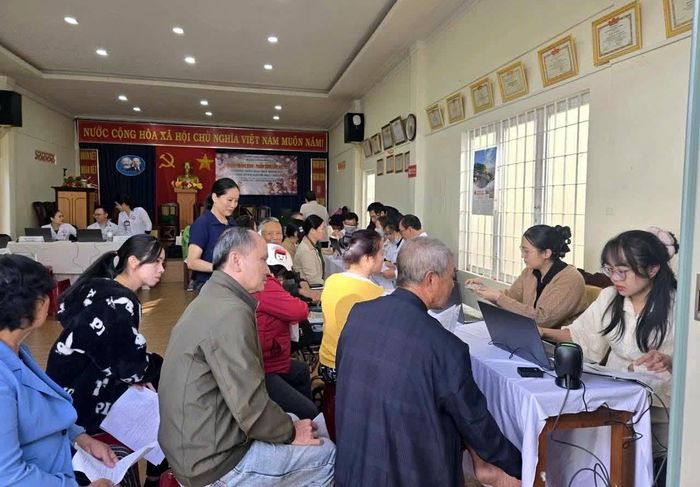 Người dân Tổ dân phố An Bình, phường Xuân Hương - Đà Lạt đến KSK miễn phí