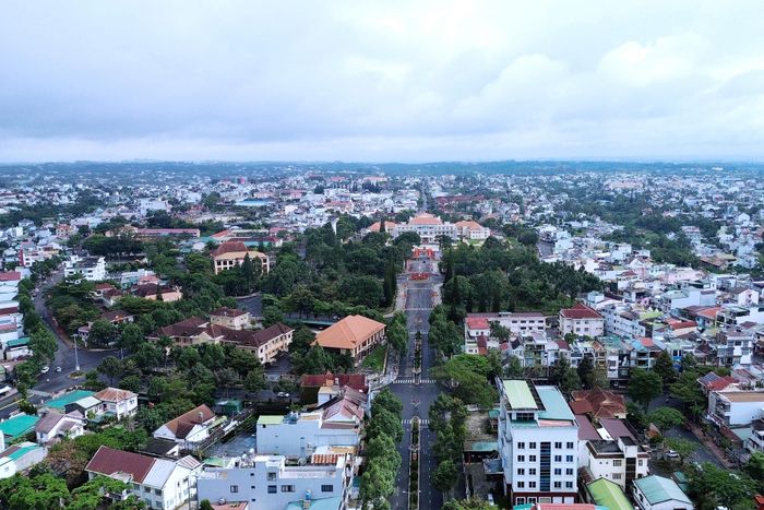 Phường 1 Bảo Lộc được kế thừa nền tảng nhân lực, hạ tầng của đô thị Bảo Lộc trước đây nên có nhiều thuận lợi trong hoạt động