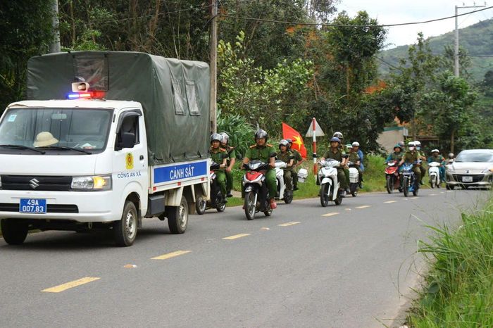 Lực lượng Công an xã Bảo Lâm 3 thực hiện các đợt ra quân thực hiện cao điểm tấn công, trấn áp tội phạm theo kế hoạch