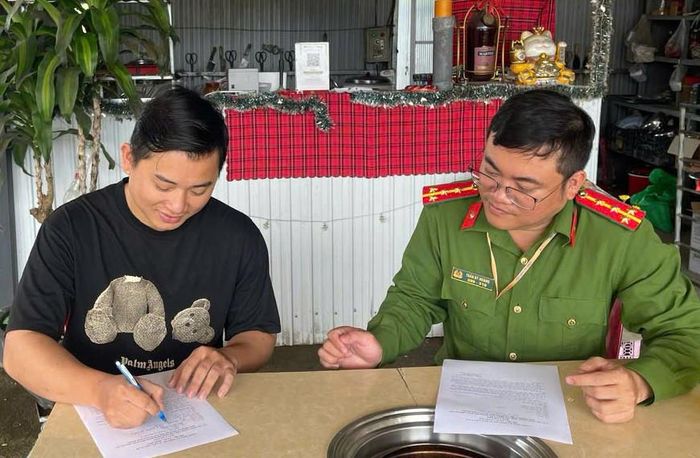 Hoạt động ký cam kết giữa người dân và Công an xã nhằm bảo đảm an ninh, trật tự, phòng chống tội phạm và vi phạm pháp luật tại địa phương