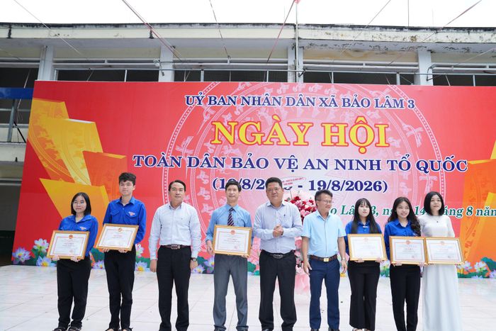 Nhiều tập thể, cá nhân ở xã Bảo Lâm 3 được khen thưởng trong phong trào Toàn dân bảo vệ ANTQ