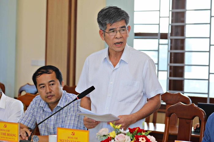 Bí thư Đảng ủy, Chủ tịch HĐND xã Cát Tiên 3 Nguyễn Văn Thanh báo cáo kết quả thực hiện nhiệm vụ 9 tháng năm 2026 của địa phương