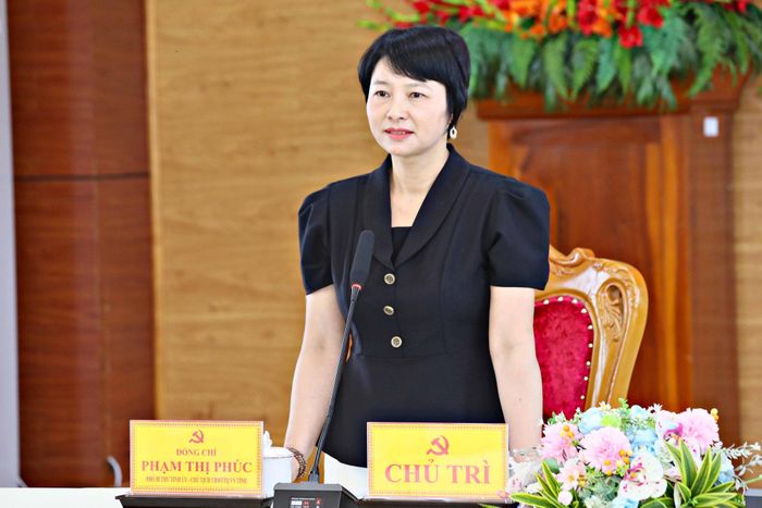 Đồng chí Phạm Thị Phúc, Phó Bí thư Tỉnh ủy, Chủ tịch Ủy ban MTTQ Việt Nam tỉnh Lâm Đồng phát biểu tại buổi làm việc với 7 xã khu vực Đạ Tẻh, Đạ Huoai, Cát Tiên 