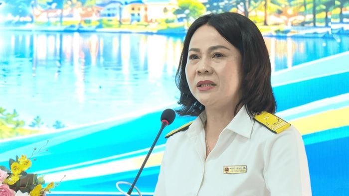 Phó Trưởng Thuế tỉnh Lâm Đồng Nguyễn Thị Tuyết Ánh khẳng định ý nghĩa của việc phổ biến các chính sách thuế mới, nhằm kịp thời hỗ trợ, hướng dẫn và giải đáp vướng mắc cho người nộp thuế
