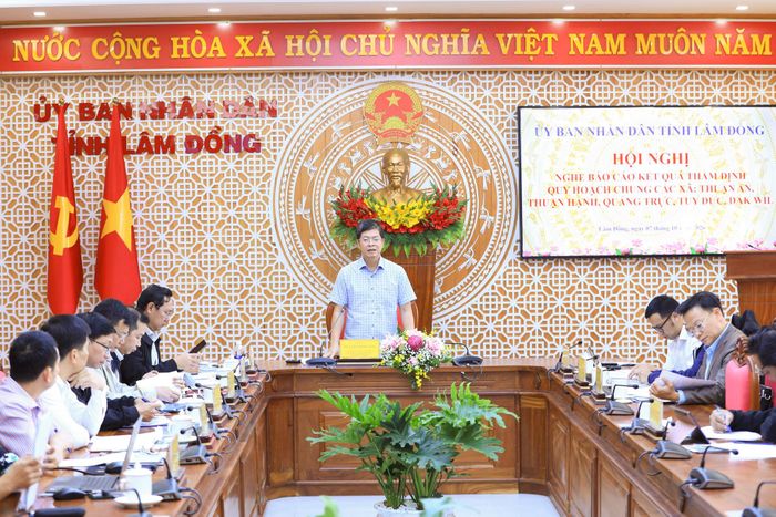 Phó Chủ tịch Thường trực UBND tỉnh Lâm Đồng Nguyễn Hồng Hải chủ trì cuộc họp nghe báo cáo thẩm định quy hoạch chung 5 xã biên giới