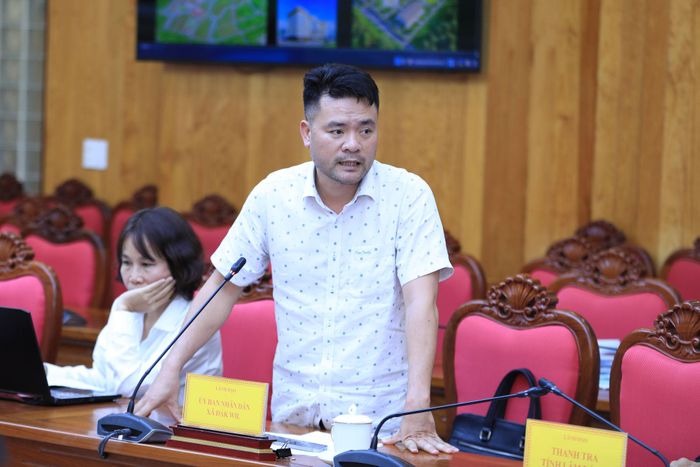 Phó Chủ tịch UBND xã Đắk Wil Ngô Bá Gôn phát biểu tiếp thu các ý kiến tại cuộc họp