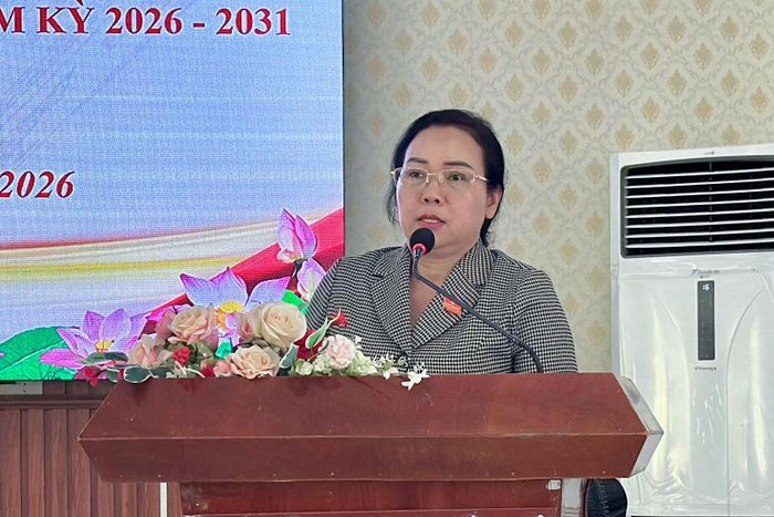 Phó Chủ tịch HĐND tỉnh Mai Thị Xuân Trung phát biểu kết luận tại Hội nghị tiếp xúc cử tri với xã Quảng Phú