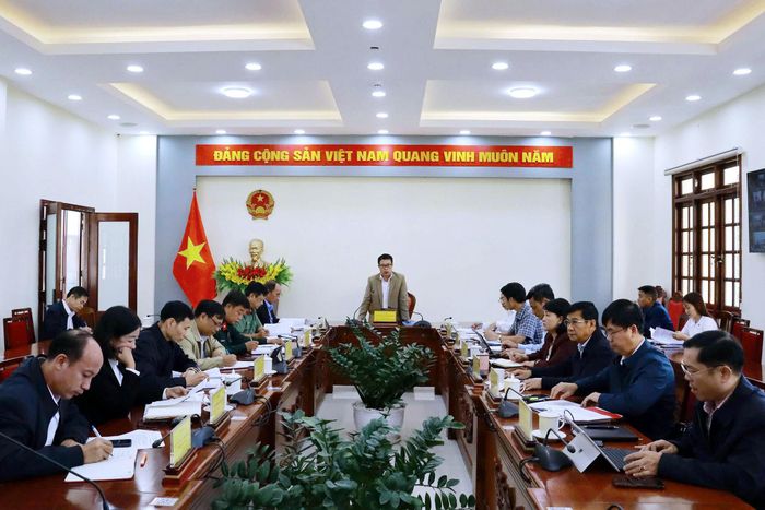 Phó Chủ tịch UBND tỉnh Lâm Đồng Nguyễn Ngọc Phúc phát biểu kết luận cuộc họp nắm tiến độ triển khai các chương trình MTQG năm 2026