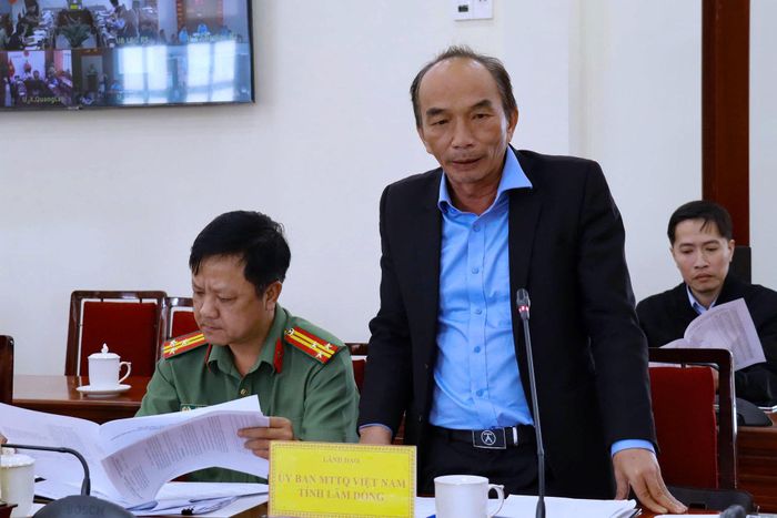 Phó Chủ tịch Ủy ban MTTQ Việt Nam tỉnh Lâm Đồng Nguyễn Phú Nghĩ đề xuất một số giải pháp tại cuộc họp