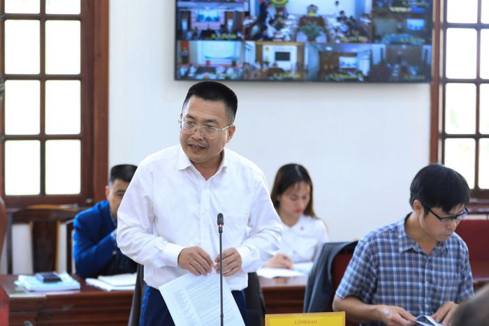 Phó Giám đốc Sở Nông nghiệp và Môi trường Lâm Đồng Lê Quang Dần báo cáo tình hình thực hiện các chương trình MTQG trên địa bàn