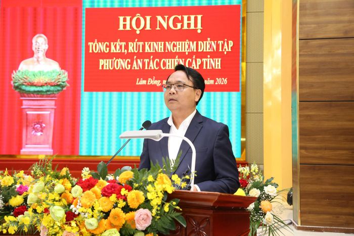 Đồng chí Đặng Hồng Sỹ, Phó Bí thư Thường trực Tỉnh ủy phát biểu tại hội nghị