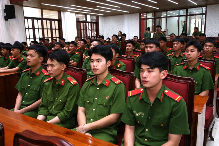 Các đại biểu tham dự hội nghị