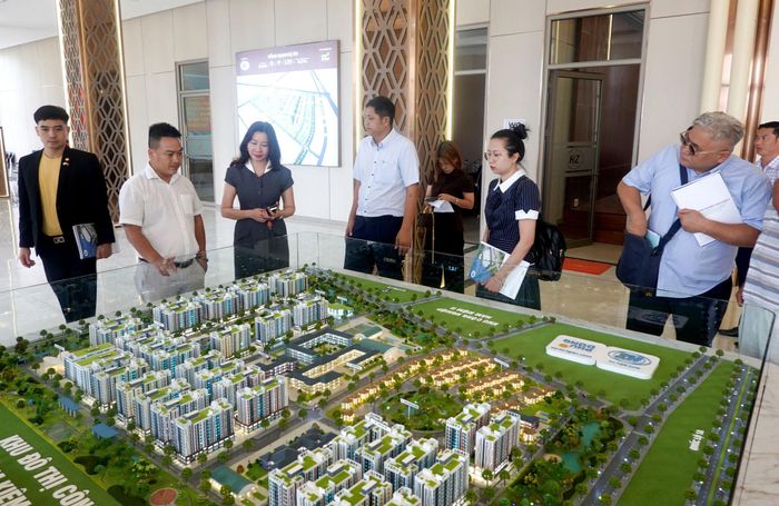 Đoàn công tác Hàn Quốc tham quan và tìm kiếu cơ hội đầu tư sản xuất, kinh doanh tại Khu Công nghiệp Hàm Kiệm 2