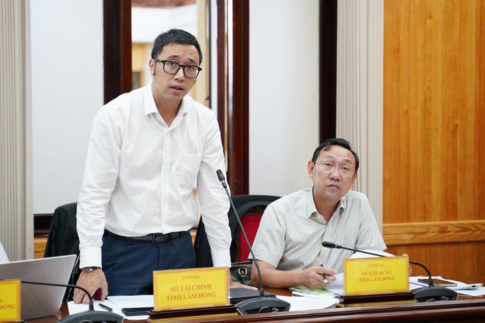 Phó Giám đốc Sở Tài chính Lâm Đồng Nguyễn Trần Nhật Huy góp ý một số nội dung với Đồ án Quy hoạch chung xã Ninh Gia