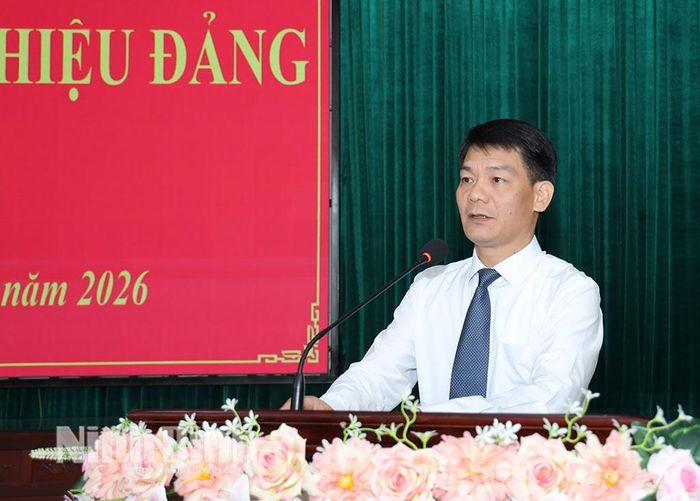 Đồng chí Nguyễn Đức Toàn, Ủy viên Ban Thường vụ Tỉnh ủy, Trưởng Ban Tuyên giáo Tỉnh ủy phát biểu tại hội nghị.