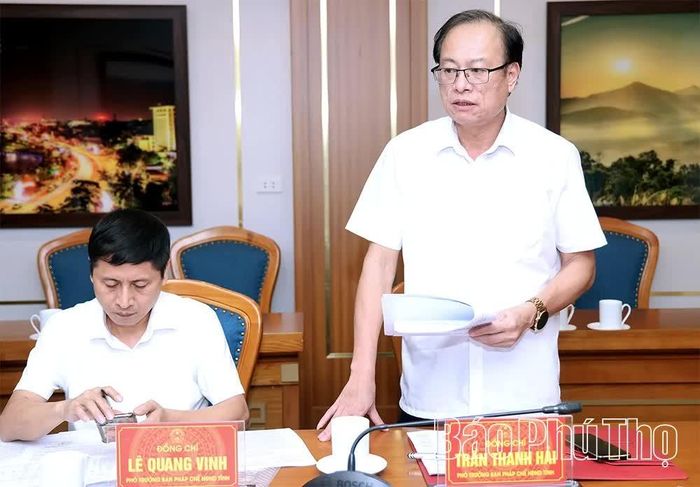 Lãnh đạo Ban Pháp chế phát biểu tại hội nghị.