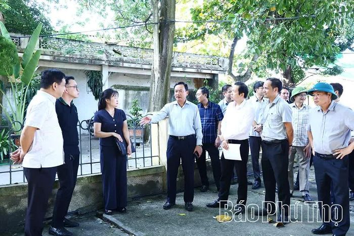 Đoàn công tác kiểm tra Dự án đường song song đường sắt Hà Nội - Lào Cai, đoạn từ đường Hợp Thịnh - Đạo Tú đến nút giao Bến xe Vĩnh Yên (tuyến phía Nam đường sắt).
