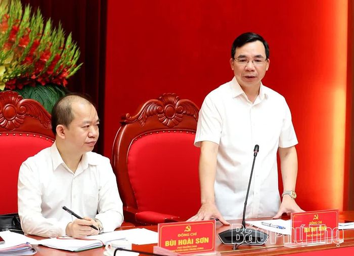 Đồng chí Bùi Huy Vĩnh – Phó Bí thư Tỉnh ủy phát biểu tại buổi làm việc.