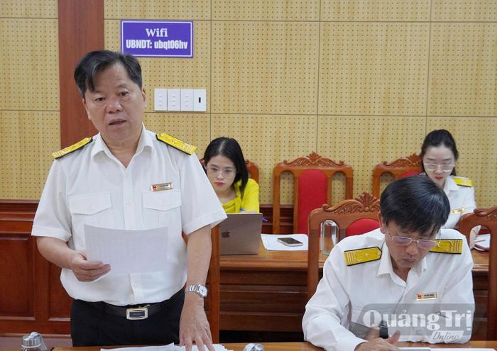 Lãnh đạo Thuế tỉnh báo cáo tại buổi làm việc - Ảnh: H.L