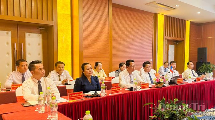 Đoàn công tác Sở Tư pháp tỉnh Khăm Muồn (Lào) tại buổi làm việc - Ảnh: B.N