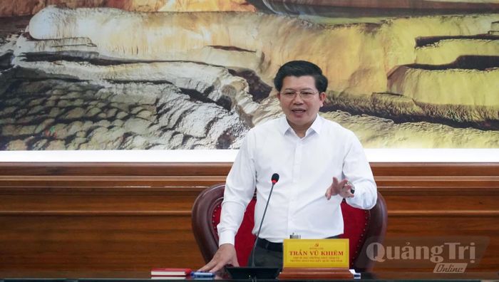Đồng chí Trần Vũ Khiêm, Phó Bí thư Thường trực Tỉnh ủy, Trưởng đoàn đại biểu Quốc hội tỉnh phát biểu chỉ đạo tại hội nghị - Ảnh: N.M   