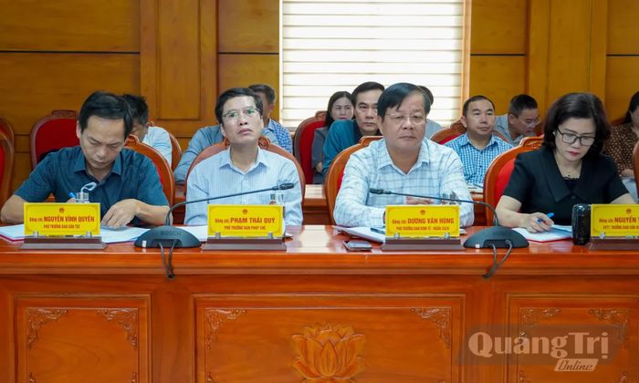 Các đại biểu tham dự phiên họp - Ảnh: N.H