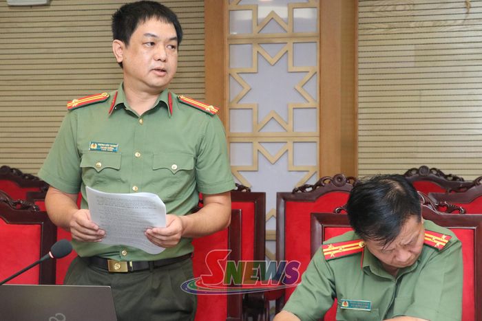 Đại diện Công an tỉnh phát biểu tại cuộc làm việc.