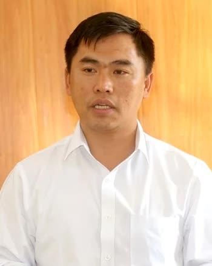 Ông Giàng Mí Mua Phó Chủ tịch UBND xã Lũng Cú