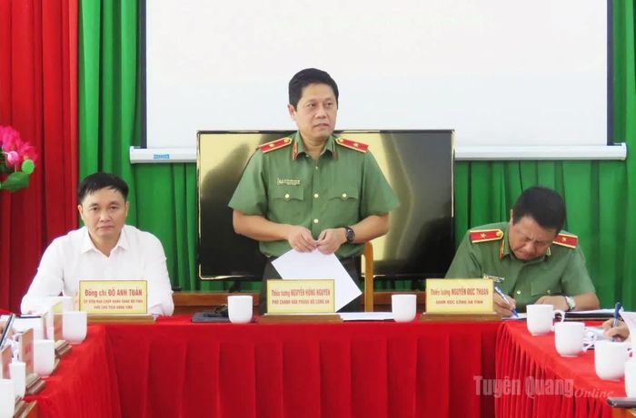 Thiếu tướng Nguyễn Hồng Nguyên, Phó Chánh Văn phòng Bộ Công an phát biểu kết luận buổi làm việc.