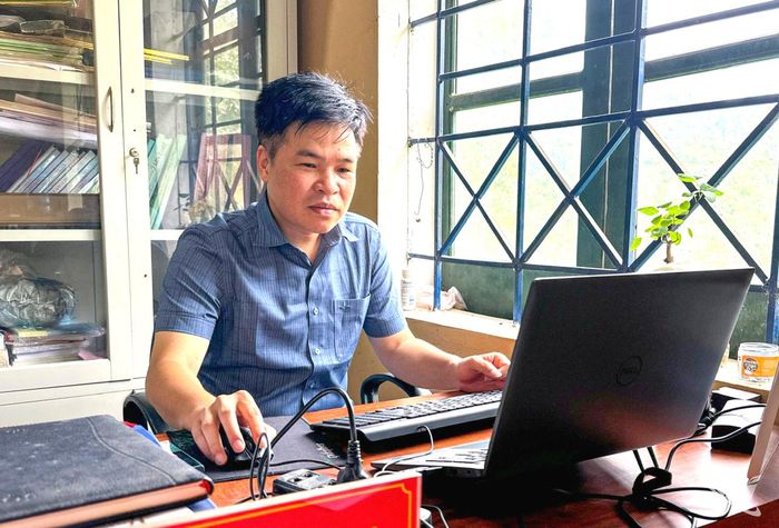 Anh Lê Công Huấn, cán bộ Sở Tư pháp tỉnh, đã viết đơn tình nguyện về công tác tại cơ sở khi mô hình chính quyền địa phương hai cấp được triển khai.