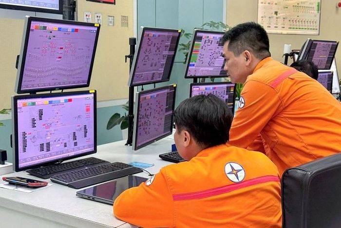 CBCNVLĐ chủ động cập nhật kiến thức và rèn luyện kỹ năng, nâng cao năng lực nghề nghiệp