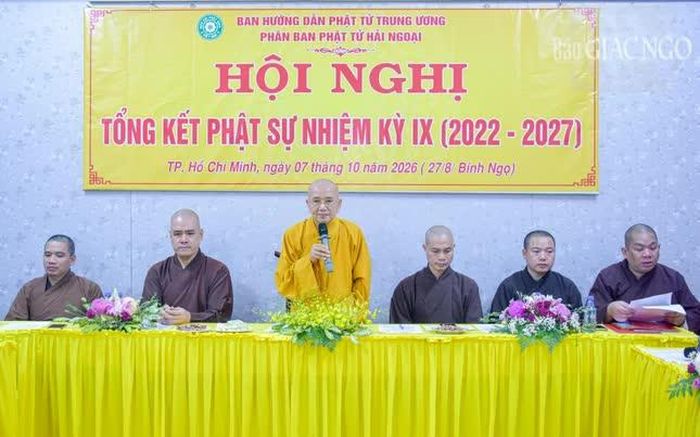 Hòa thượng Thích Khế Chơn ban đạo từ chứng minh