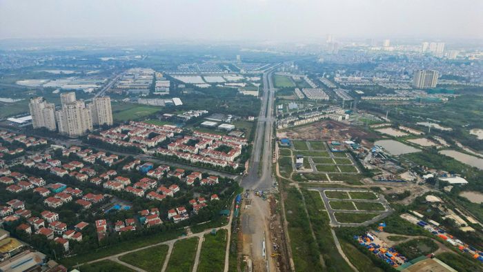 Việc đầu tư nút giao khác mức được UBND TP Hà Nội kỳ vọng tăng khả năng kết nối giữa hai tuyến, đồng thời giảm các điểm xung đột giao thông tại khu vực nút giao, đáp ứng nhu cầu đi lại ngày càng tăng trong bối cảnh đô thị hóa nhanh ở phía Tây Hà Nội.