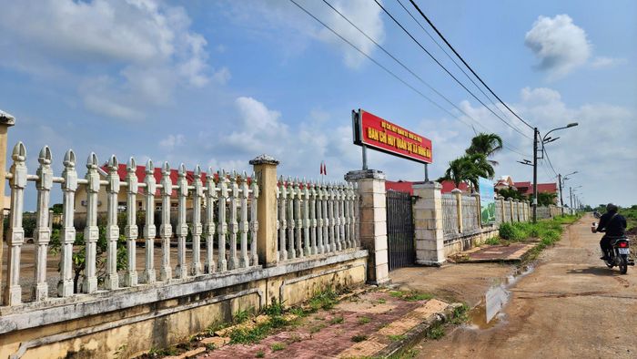 Nhà Văn hóa ấp Bửu 2 cũng được trưng dụng tạm thời làm nơi làm việc cho Ban Chỉ huy Quân sự xã Đông Hải.