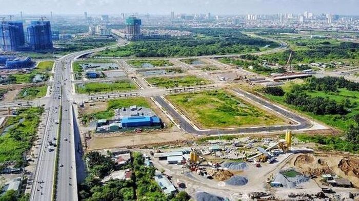  Phó chủ tịch Quốc hội Nguyễn Hồng Diên đề nghị nghiên cứu các công cụ tài chính để điều tiết phần địa tô chênh lệch, đồng thời nghiên cứu chính sách thuế đối với đất bỏ hoang, đất chậm đưa vào sử dụng nhằm nâng cao hiệu quả sử dụng đất, hạn chế lãng phí, đầu cơ và góp phần phát triển thị trường lành mạnh, bền vững. 