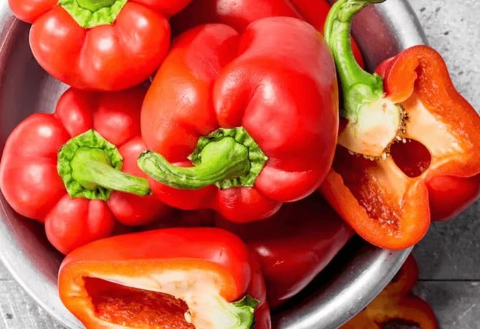 Ớt chuông chứa gần gấp đôi lượng vitamin C so với cam