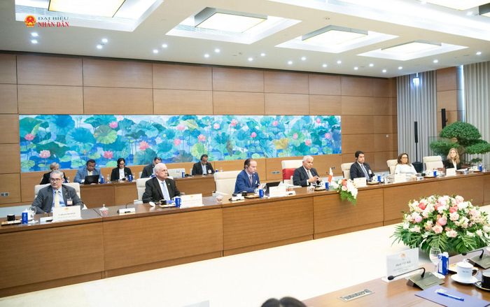 Tổng thống Cộng hòa Panama José Raúl Mulino và các đại biểu tại cuộc hội kiến