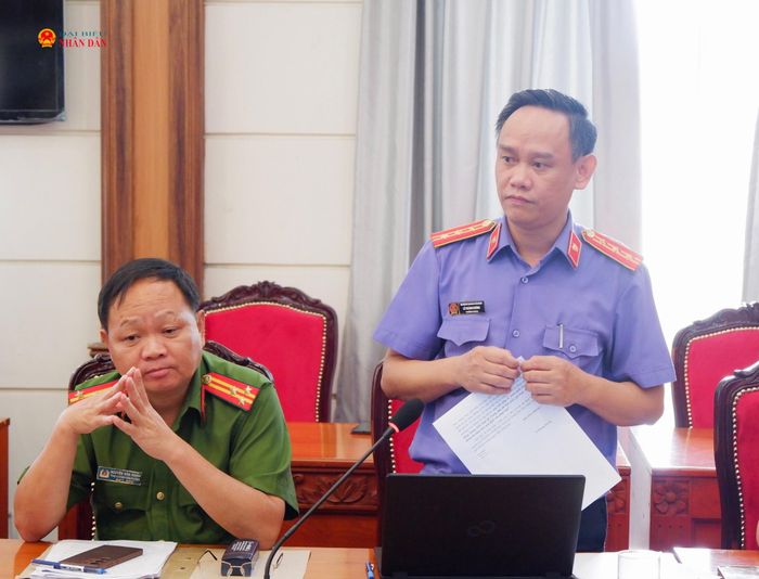 Đại diện Viện kiểm sát nhân dân TP. Hồ Chí Minh Lê Hoàng Dương phát biểu. Ảnh: Hoa Lê