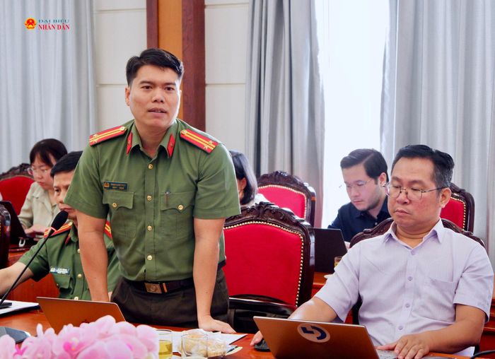 Đại diện Đại học An ninh nhân dân, Công an thành phố Phạm Xuân Thuỵ phát biểu. Ảnh: Hoa Lê