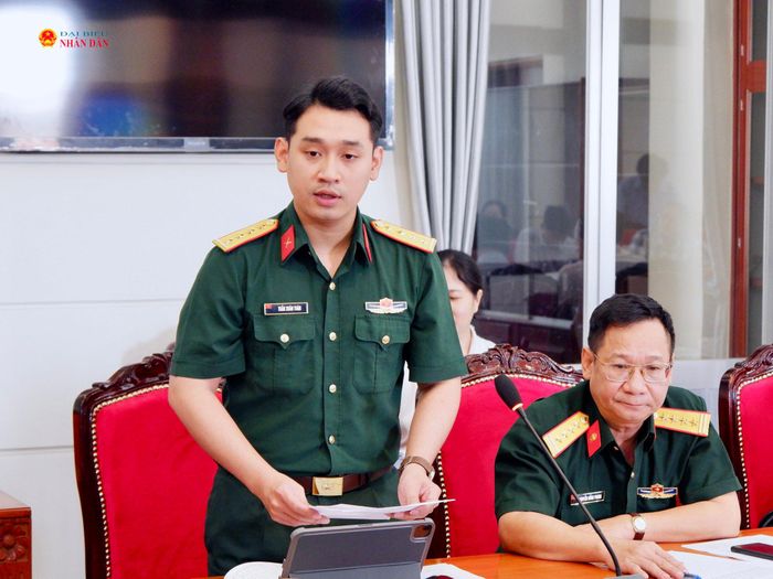 Đại diện Bệnh viện Quân y 175 Trần Xuân Toàn phát biểu. Ảnh: Hoa Lê