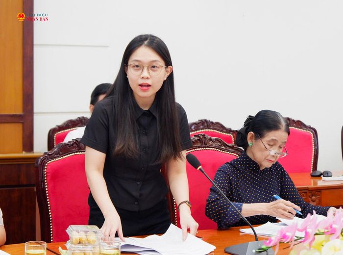 Đại diện Sở Tư pháp thành phố Trần Thị Tường Vi phát biểu. Ảnh: Hoa Lê