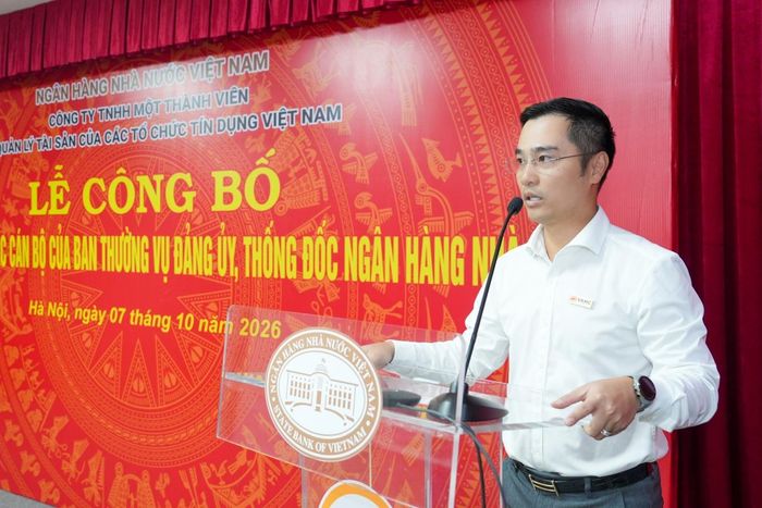 Ông Trần Trung Dũng, Bí thư Đảng ủy, Chủ tịch Hội đồng thành viên VAMC phát biểu tại buổi lễ