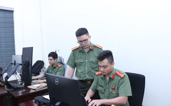 Việc đấu tranh với đường dây sản xuất, phát tán mã độc, thu thập trái phép hơn 93.500 tệp dữ liệu cá nhân để mua bán, thu lợi bất chính hàng chục tỷ đồng tiếp tục cho thấy tính chất phức tạp của tội phạm sử dụng công nghệ cao.