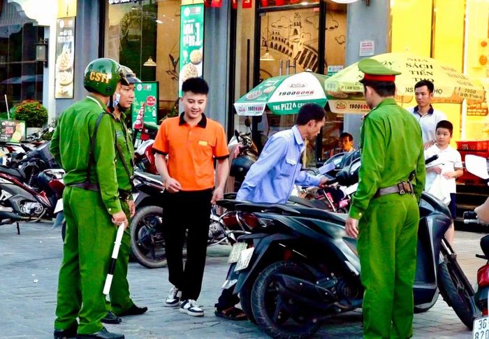 Công an Thanh Hóa đã triển khai liên tiếp các đợt cao điểm thiết lập lại trật tự đô thị, trật tự công cộng.