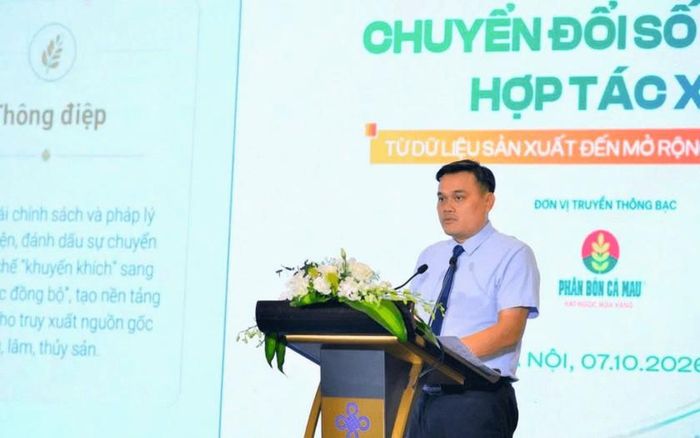 Ông Đào Ngọc Tuất, Phó Cục trưởng Cục Chuyển đổi số, Bộ Nông nghiệp và Môi trường với tham luận: "Dữ liệu Nông nghiệp và truy xuất nguồn gốc : Nền tảng Hợp tác xã bước vào chuỗi giá trị hiện đại".